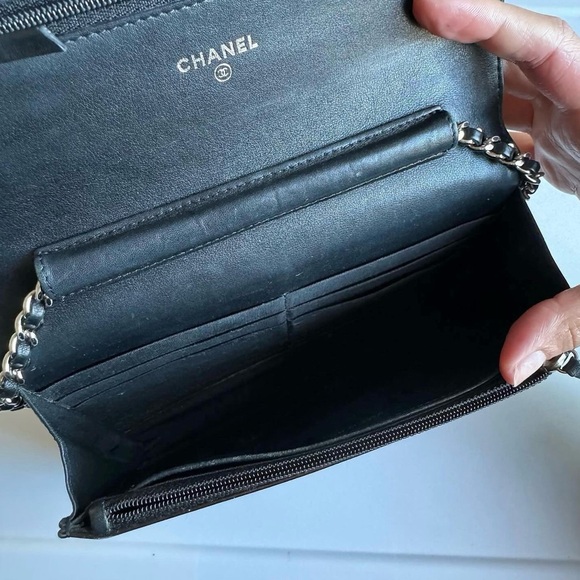 CHANEL BRILLIANT WOC - Picture 9 of 12